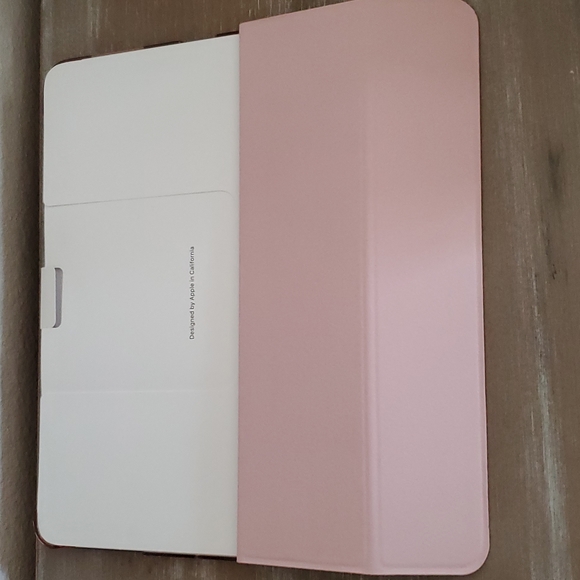 New never used Rose gold IPad cover case  Screen protector and stand - Picture 3 of 10